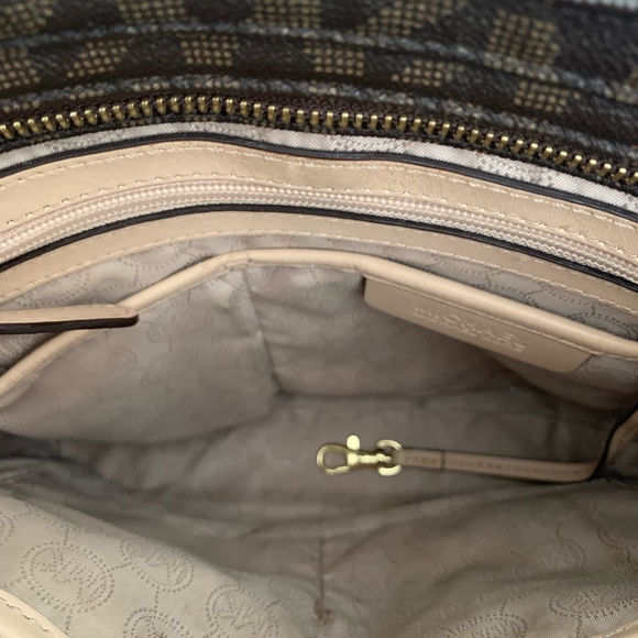 Michael Kors monogrammed crossbody bag - Picture 6 of 13